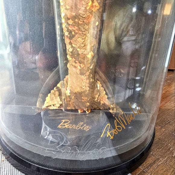 Barbie Bob MackieGold Limited Edition w/ Acrylic Display case - Picture 5 of 9